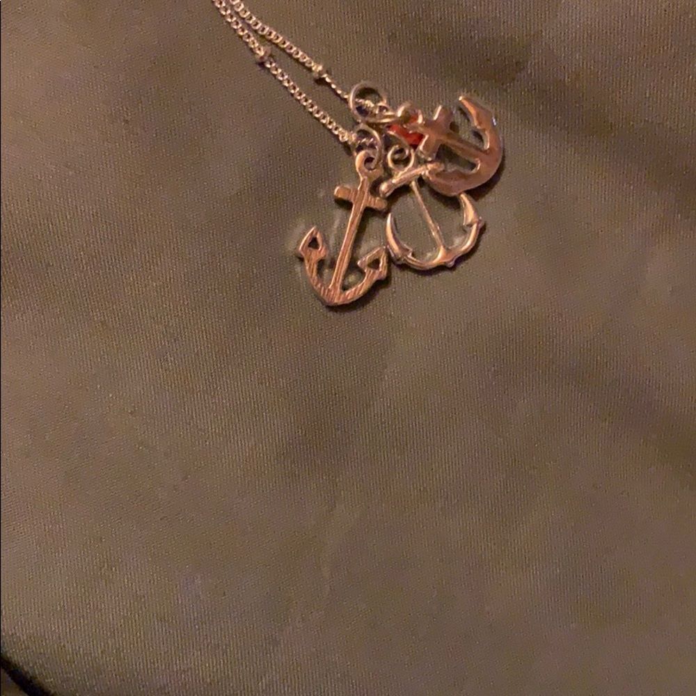 Three anchors necklace